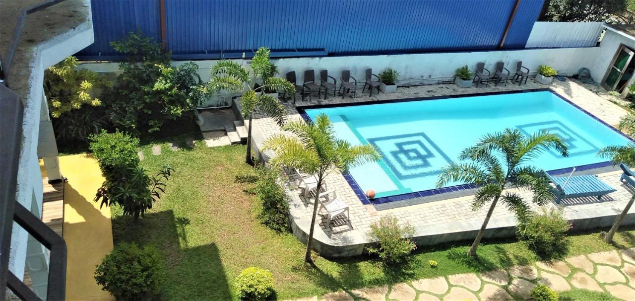 Ocean Bay Surf Resort เวลิกามา ภายนอก รูปภาพ