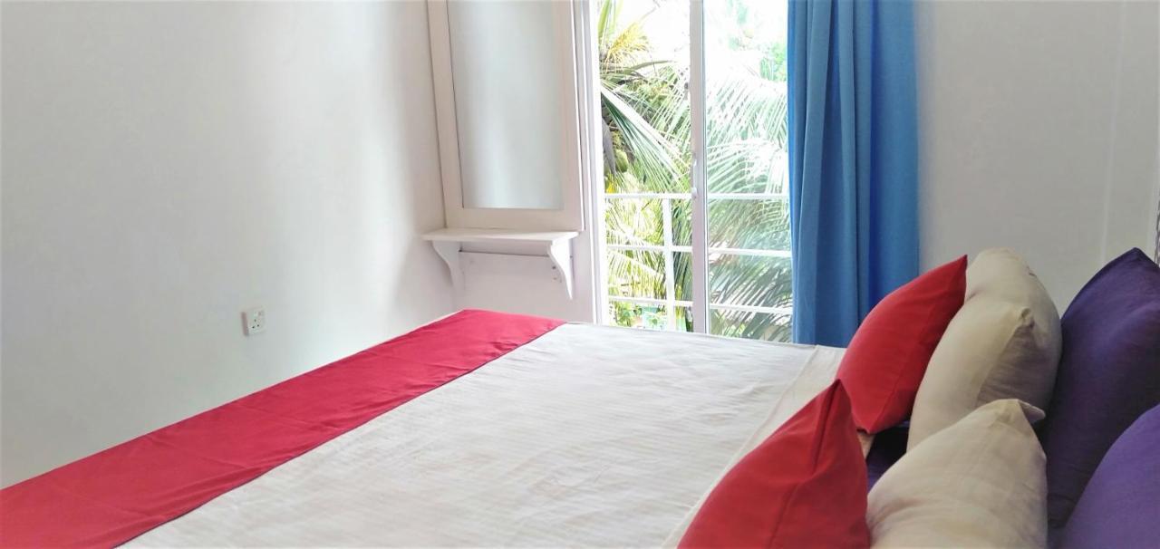 Ocean Bay Surf Resort เวลิกามา ภายนอก รูปภาพ