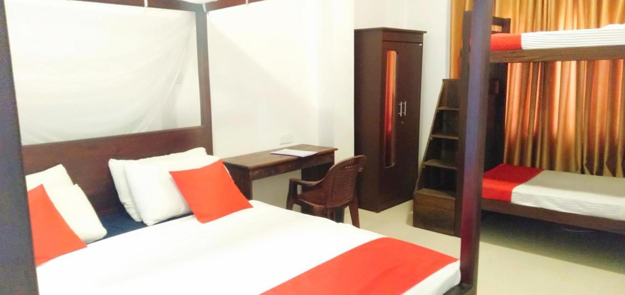 Ocean Bay Surf Resort เวลิกามา ภายนอก รูปภาพ